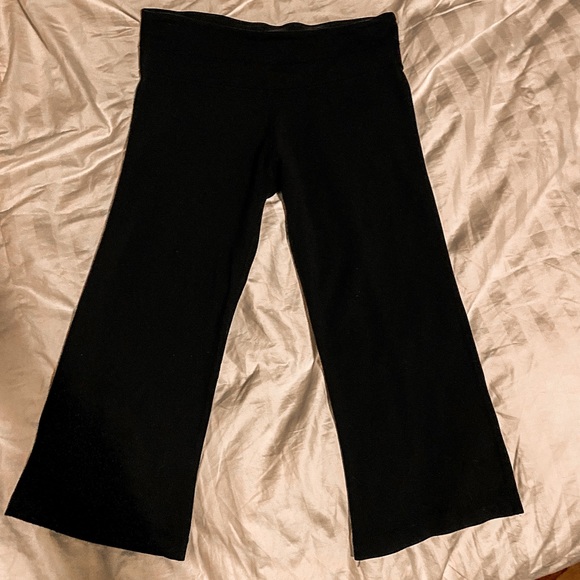 Lululemon Cropped Flare Leggings - Picture 3 of 6